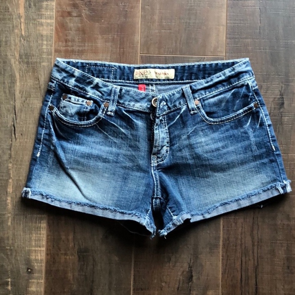 *SOLD* BKE Sabrina Shorts